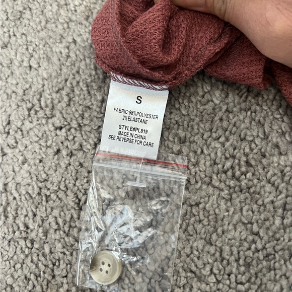 Pink Lily HOLDING YOU TIGHT BRICK HENLEY WAFFLE KNIT BLOUSE - Picture 4 of 4